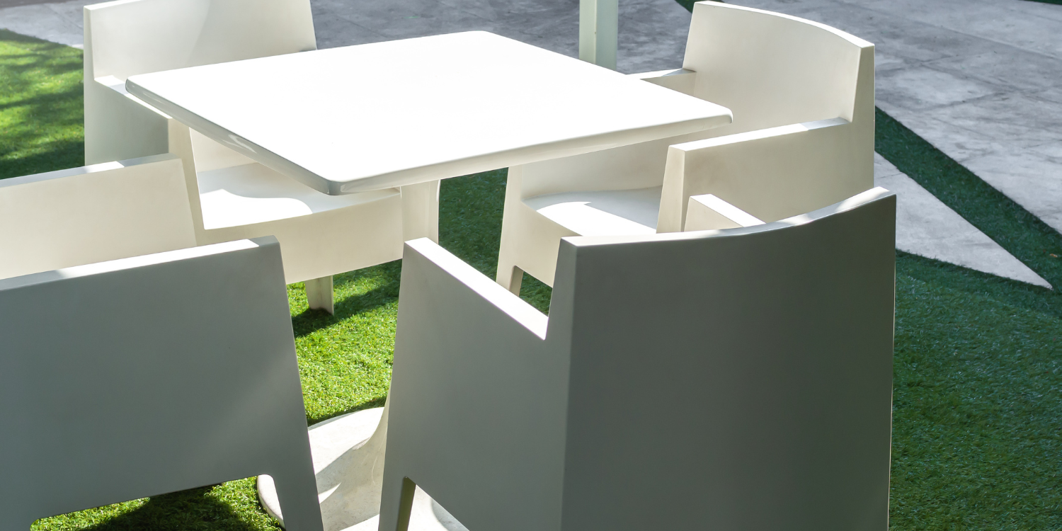Plastic Patio Furniture - The Pros and Cons of 4 Different Outdoor Patio Furniture Materials