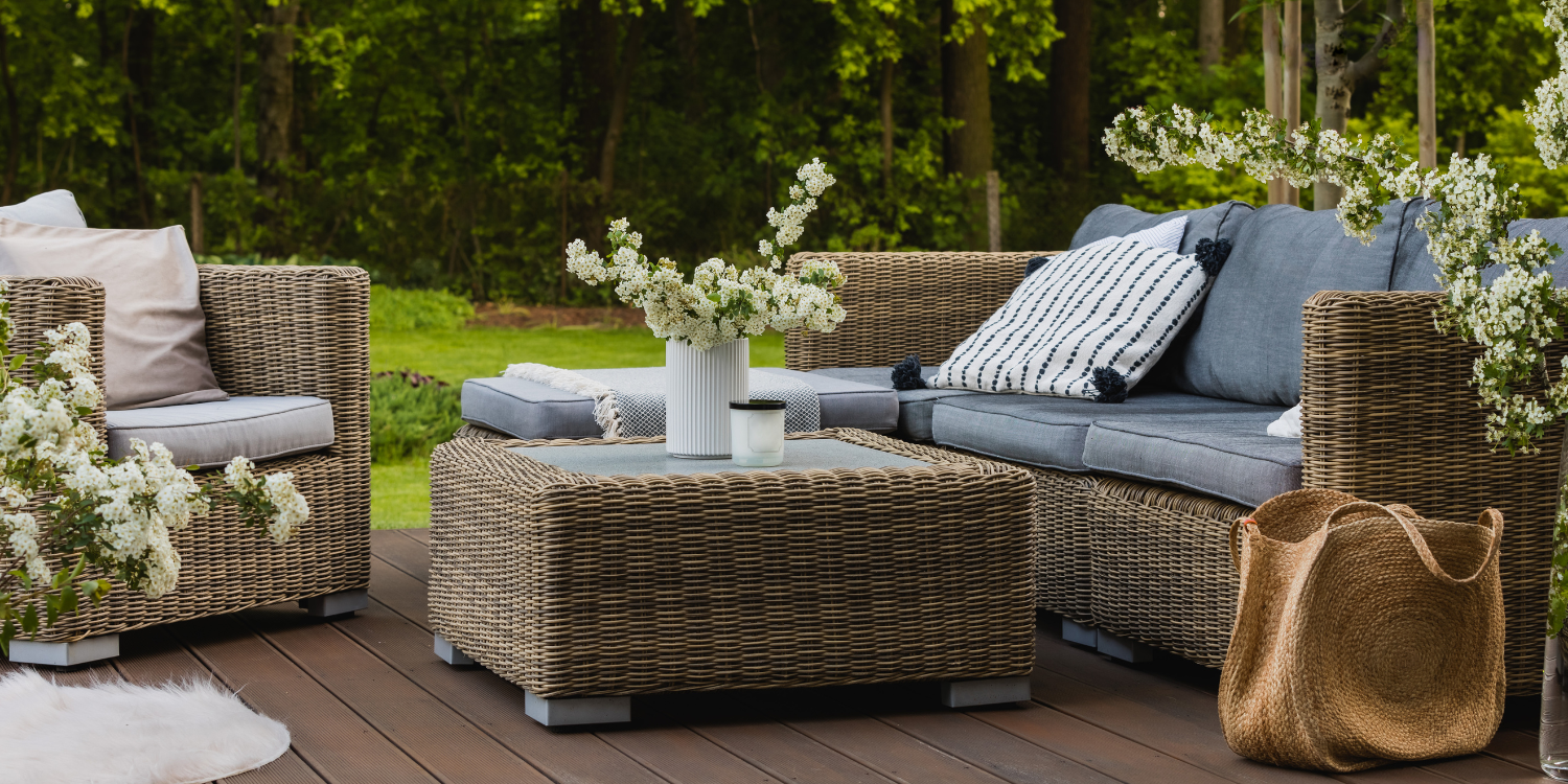 Wicker Patio Furniture - The Pros and Cons of 4 Different Outdoor Patio Furniture Materials